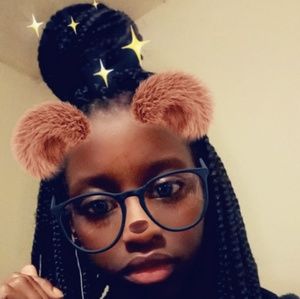 Meet your Posher, Charlesia